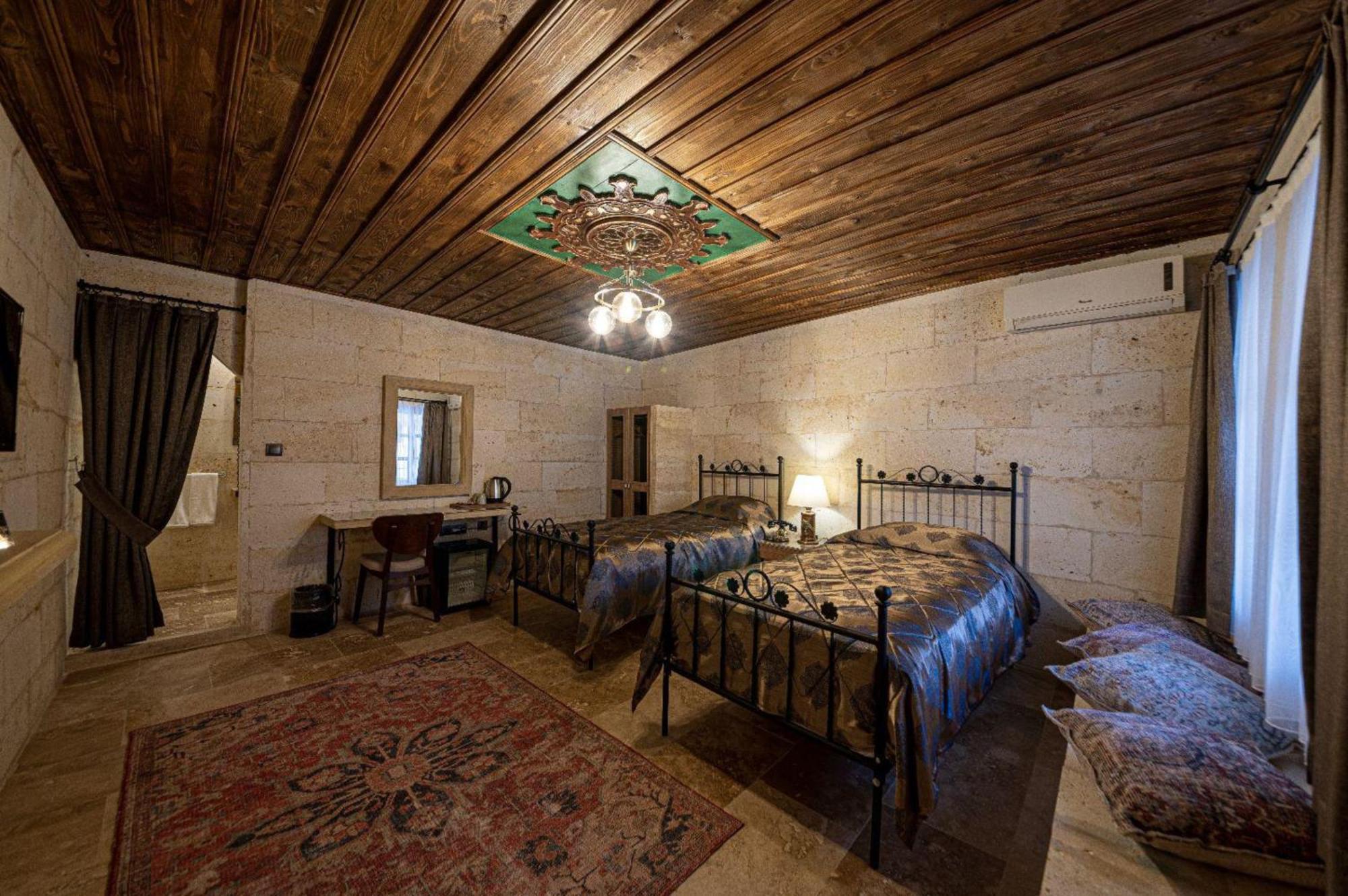Sunak Cave Hotel อูร์กุบ ภายนอก รูปภาพ