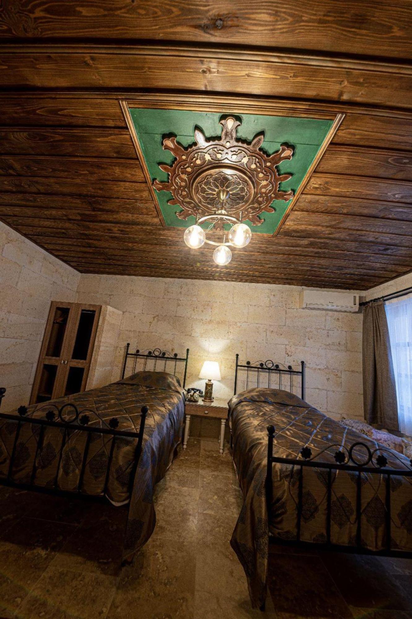 Sunak Cave Hotel อูร์กุบ ภายนอก รูปภาพ