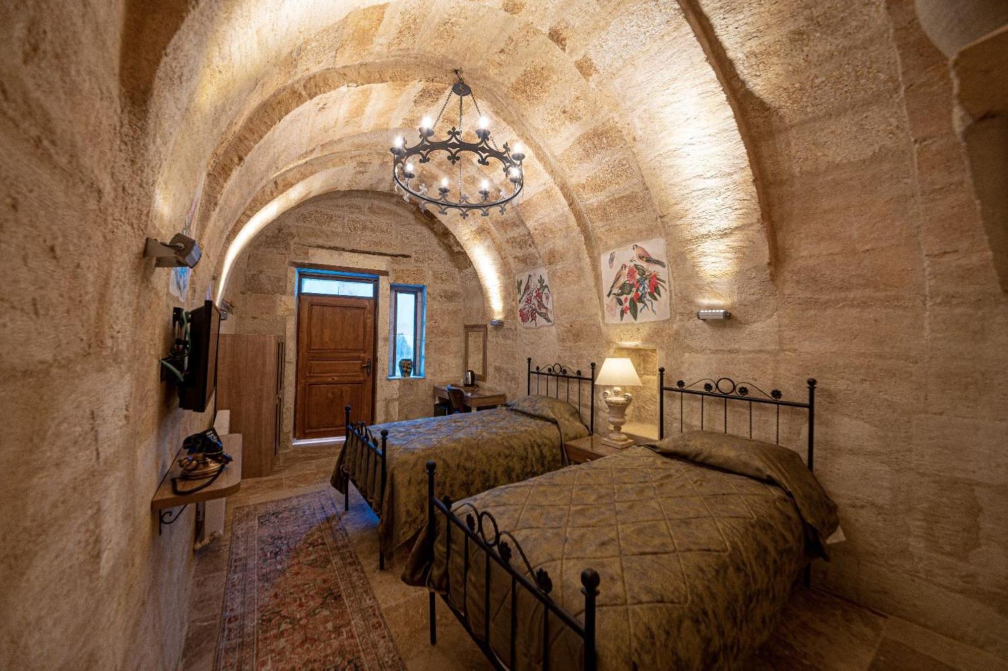 Sunak Cave Hotel อูร์กุบ ภายนอก รูปภาพ