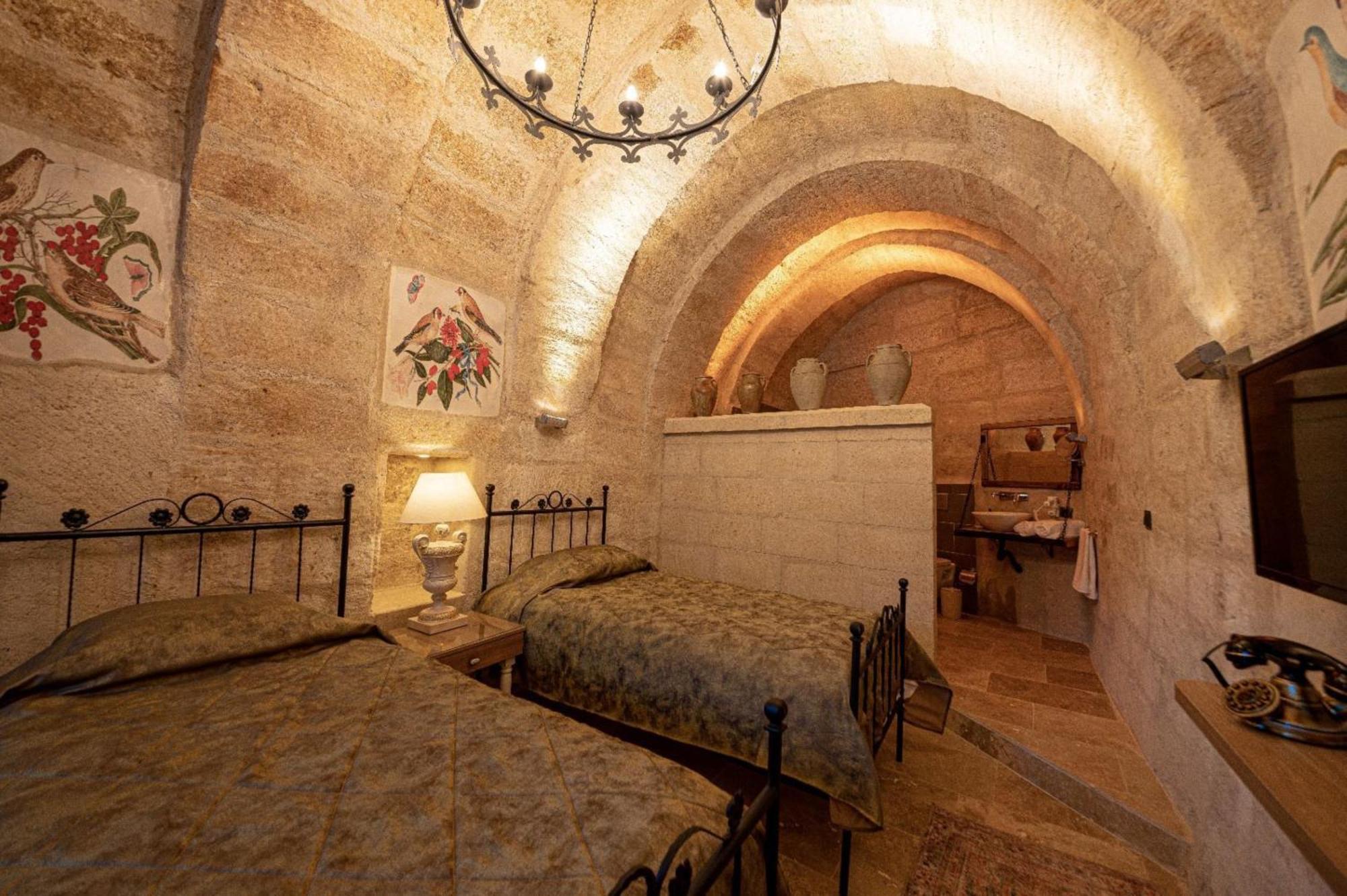 Sunak Cave Hotel อูร์กุบ ภายนอก รูปภาพ