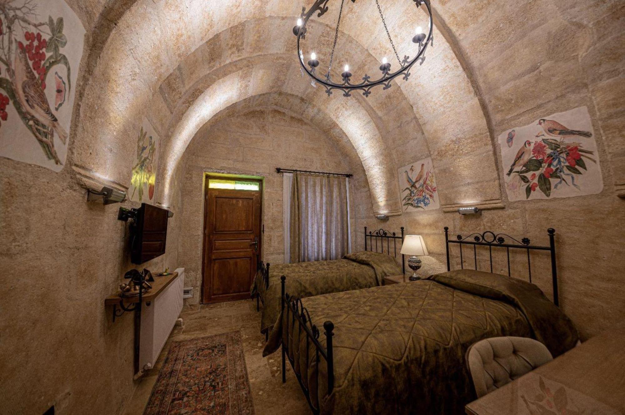 Sunak Cave Hotel อูร์กุบ ภายนอก รูปภาพ