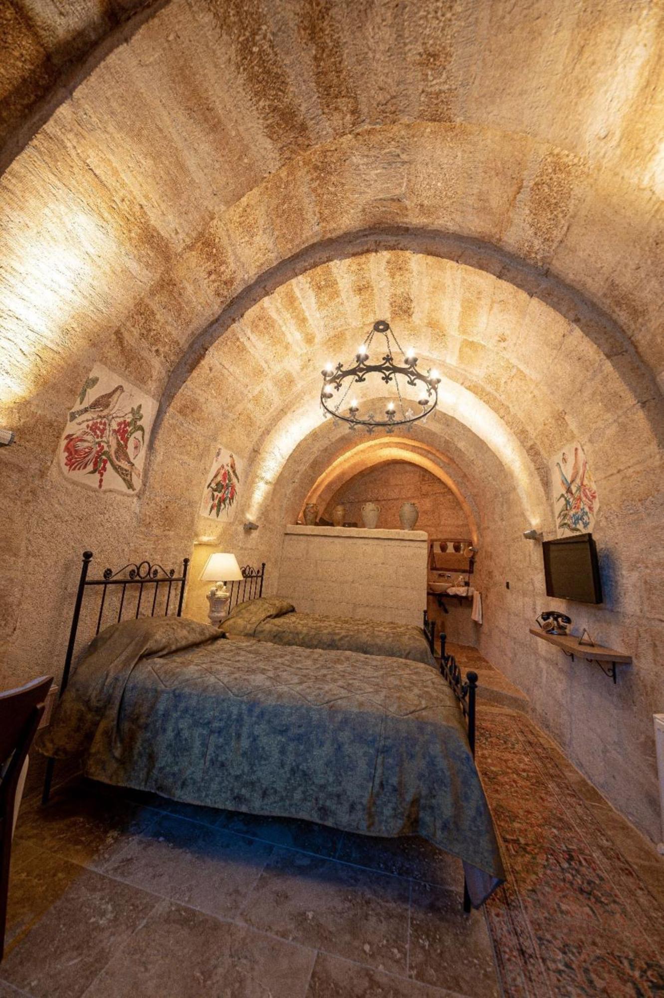 Sunak Cave Hotel อูร์กุบ ภายนอก รูปภาพ