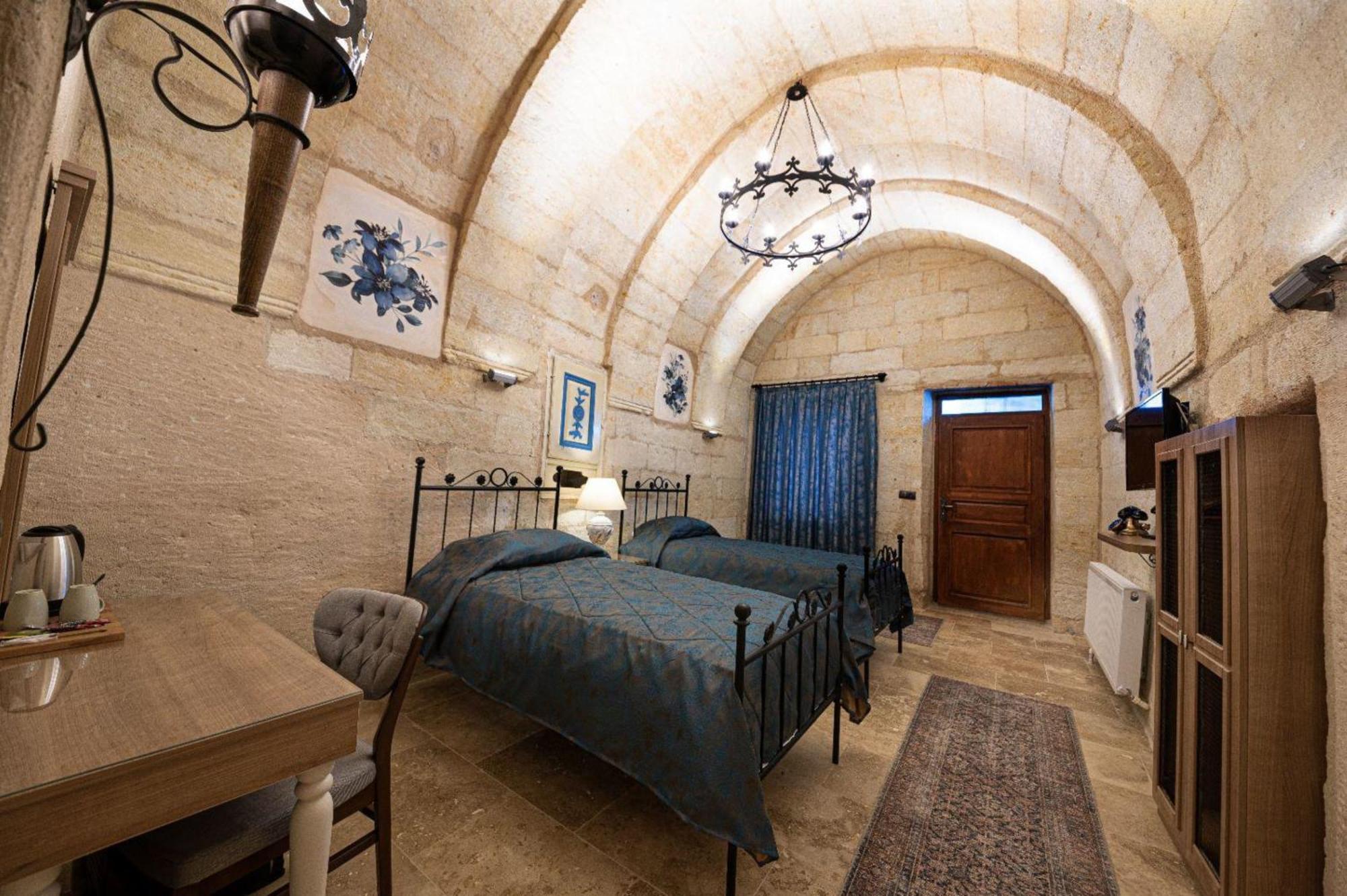 Sunak Cave Hotel อูร์กุบ ภายนอก รูปภาพ