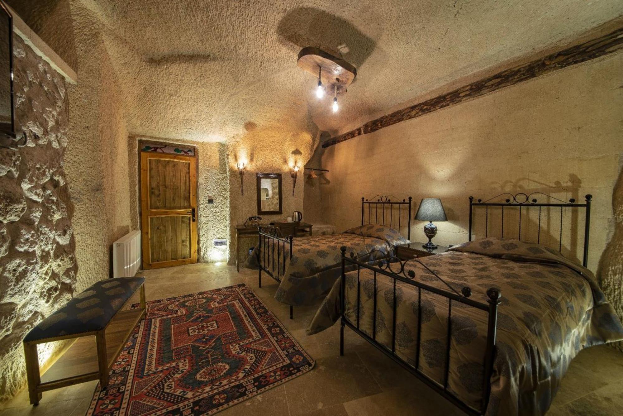 Sunak Cave Hotel อูร์กุบ ภายนอก รูปภาพ